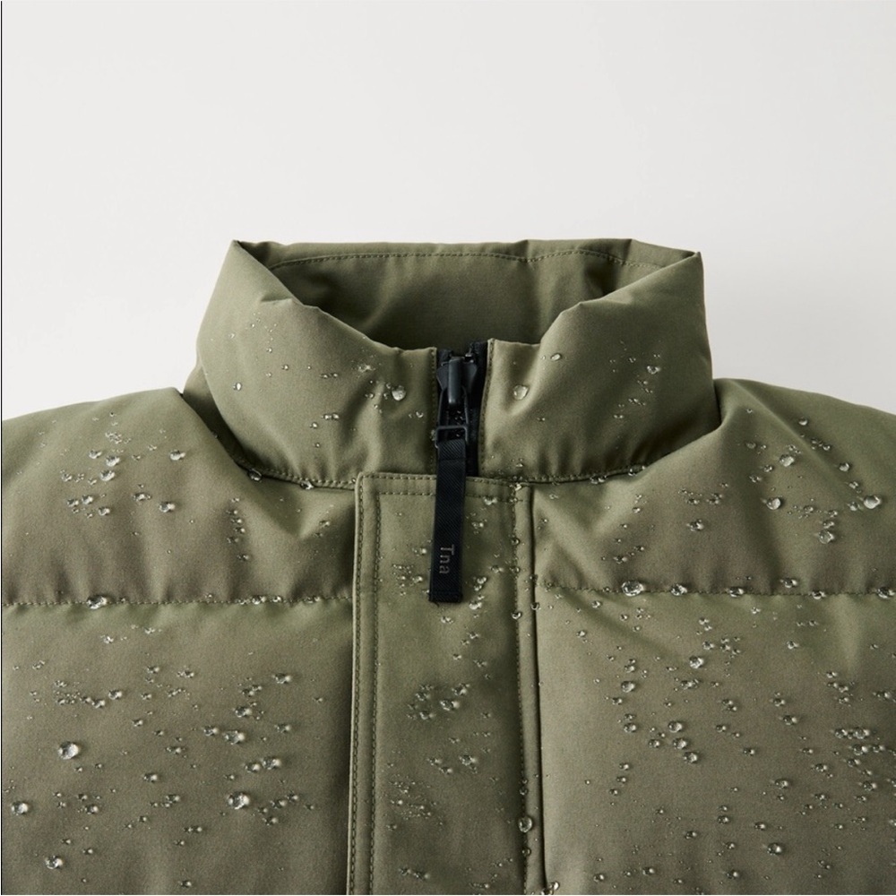 Aritzia TNA Powder Parka Vest size Small - Picture 4 of 7